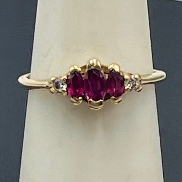 Tru Glo Vintage 14K Gold 3-Stone Ruby Diamond Accents Trilogy Ring Size 7 - Picture 1 of 14